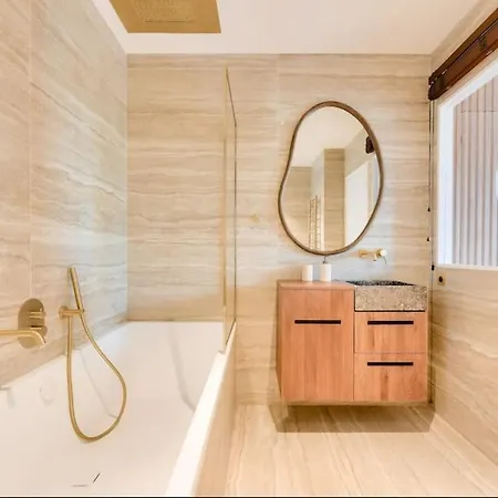 De Luxe Pres Des Champs Elysees Apartment *