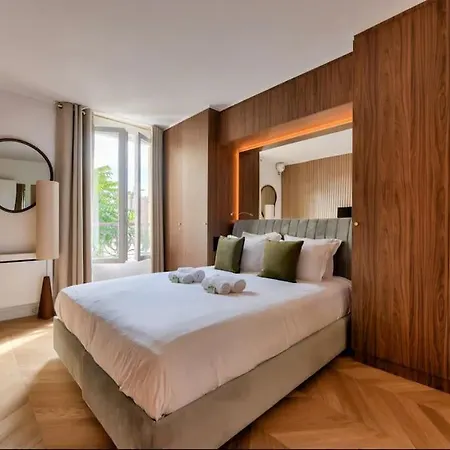 Апартаменты De Luxe Pres Des Champs Elysees Париж